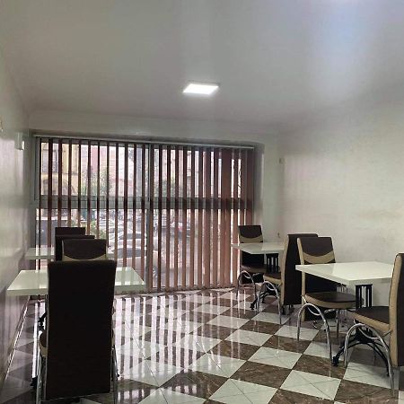 באטומי Family Hotel מראה חיצוני תמונה