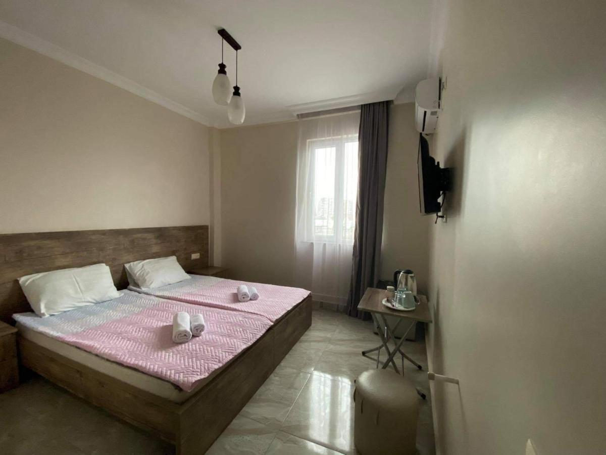 באטומי Family Hotel מראה חיצוני תמונה