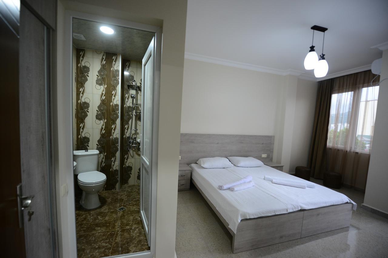 באטומי Family Hotel מראה חיצוני תמונה