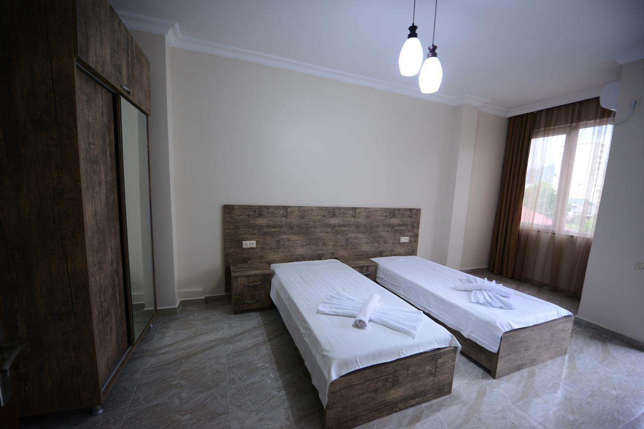 באטומי Family Hotel מראה חיצוני תמונה