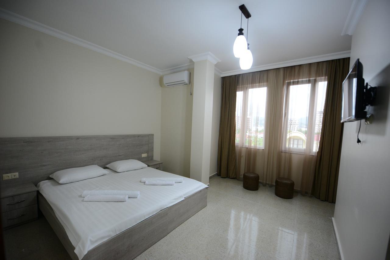 באטומי Family Hotel מראה חיצוני תמונה